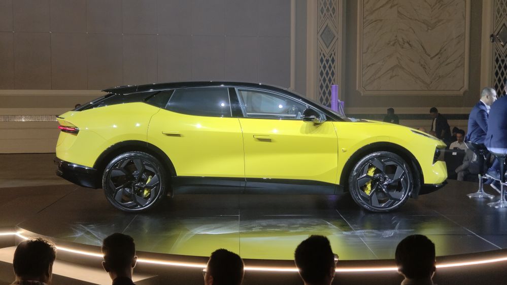 2023 Lotus Eletre SUV officially launched - Up to 905hp, 985Nm of ...