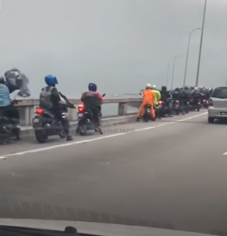 Penang Bridge strong winds