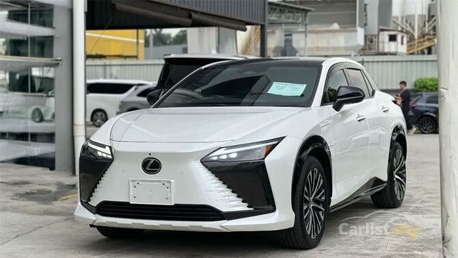 Lexus RZ450e