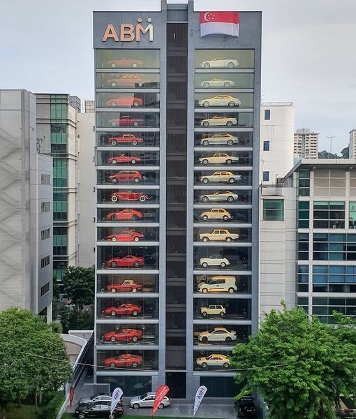 The MOST EXPENSIVE Vending Machine In The World - Selling Luxury Cars! - Auto News | Carlist.my