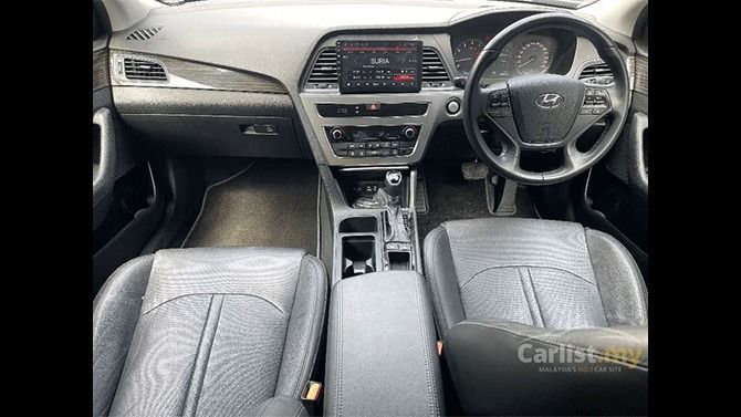 Seventh Generation Hyundai Sonata Interior