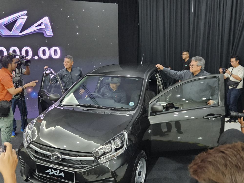 Introducing the 2023 Perodua Axia E manual: New grey colour, still the