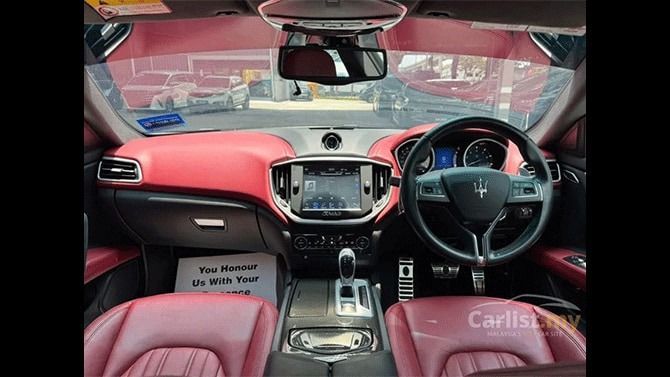 Maserati Ghibli S Interior