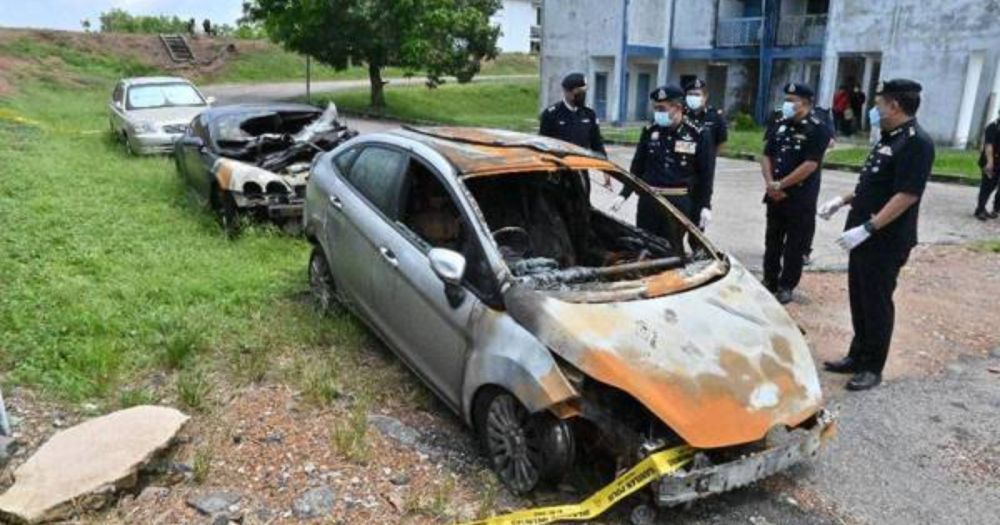 kereta dibakar,bentley continental GT,ford fiesta,tuntuan insurans