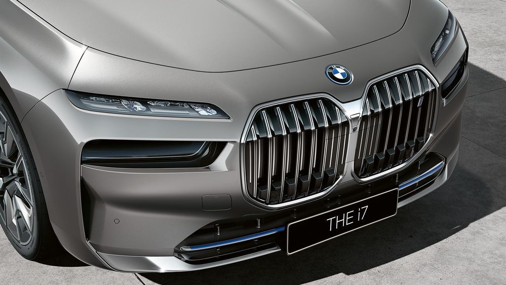 The all-electric BMW i7 redefines luxury through the embrace of ...