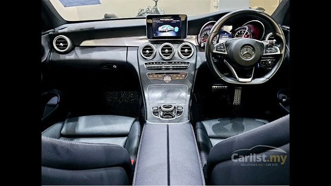 Mercedes-Benz C200 Coupe Interior