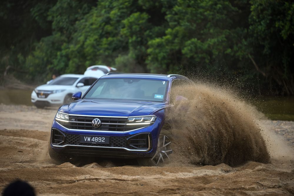 2024 volkswagen touareg r-line review driving impressions malaysia carlist
