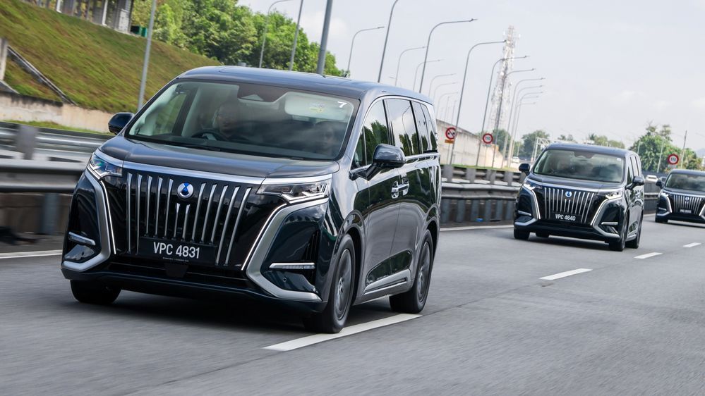 Denza D9 price stays unchanged in 2026, but only for 2025 units - Auto ...