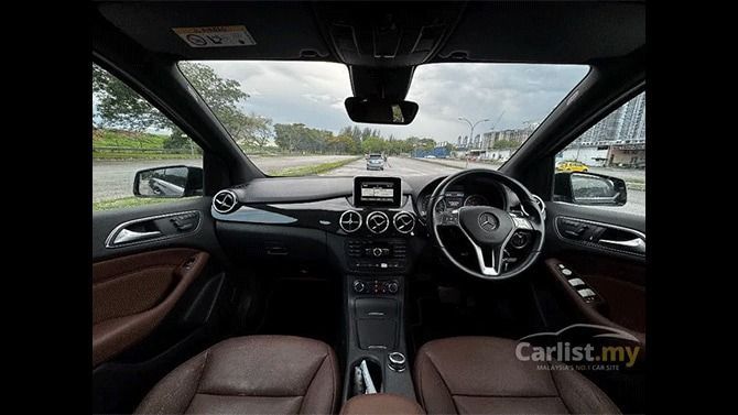Second Generation Mercedes-Benz B200 Interior