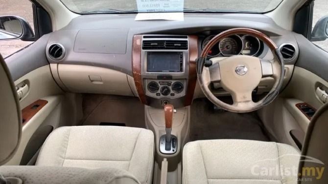 Nissan Grand Livina Interior