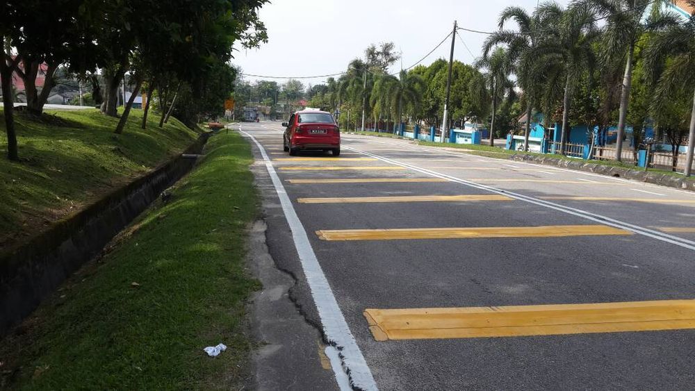 speed breaker,garisan tebal,had laju