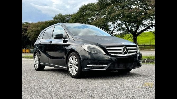 Second Generation Mercedes-Benz B200