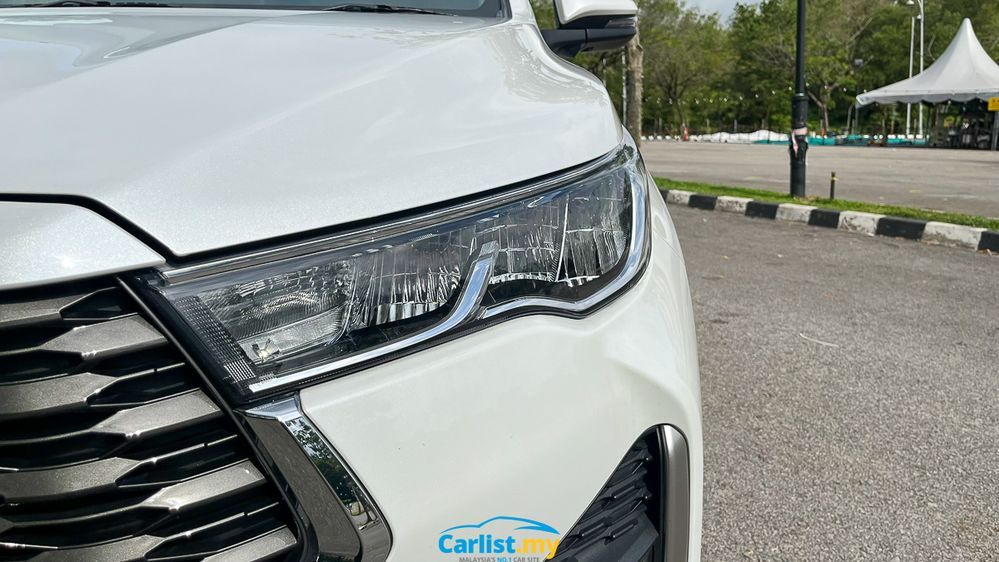 2023 toyota innova zenix hybrid electric hev review price specs malaysia
