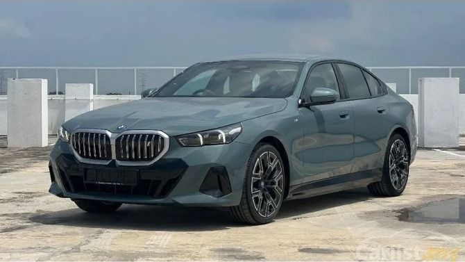 BMW i5 eDrive40