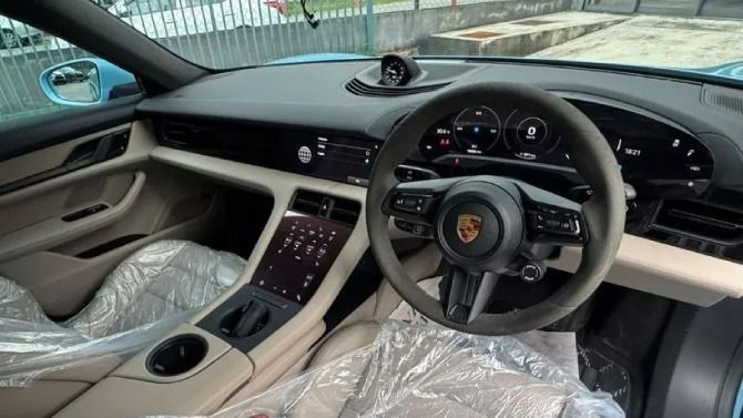 Porsche Taycan 4S Interior