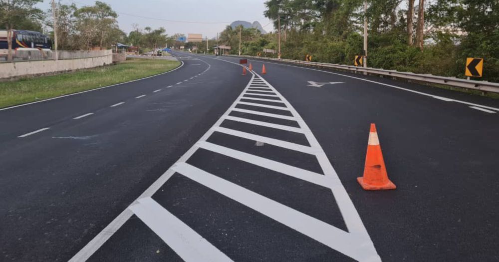 Bahaya Garisan Putih Jalan Raya Kepada Penunggang Motosikal - Auto News ...