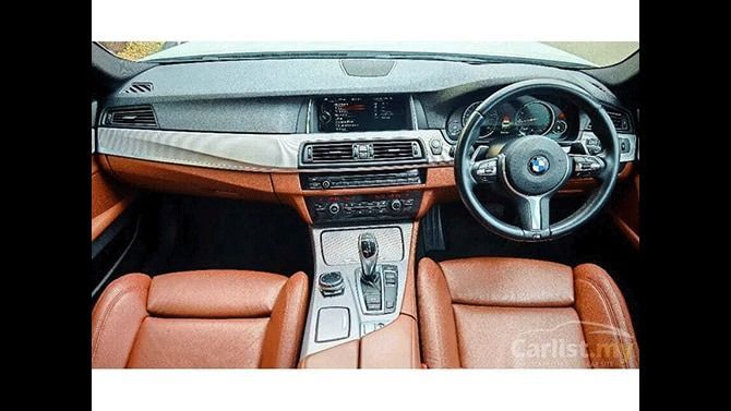 BMW 528i Facelift Interior