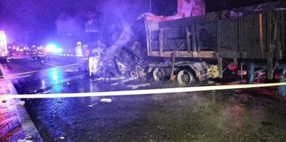 lori,treler,kemalangan maut,terowong menora