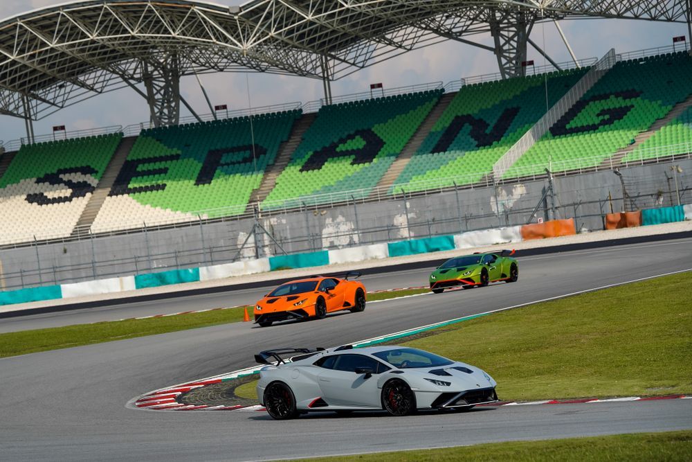 lamborghini huracan sto bridgestone potenza tyres