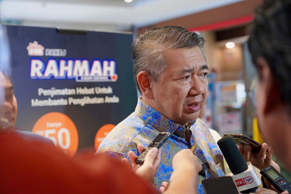 Datuk Seri Salahuddin Ayub, Domestic Trade and Cost of Living Minister ...