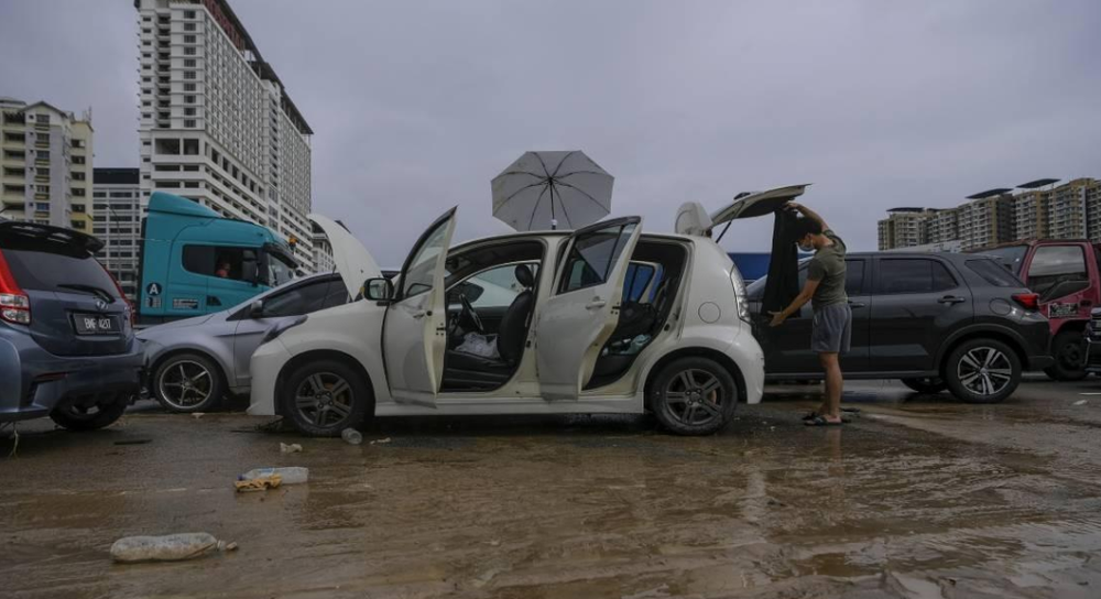 perodua myvi,banjir