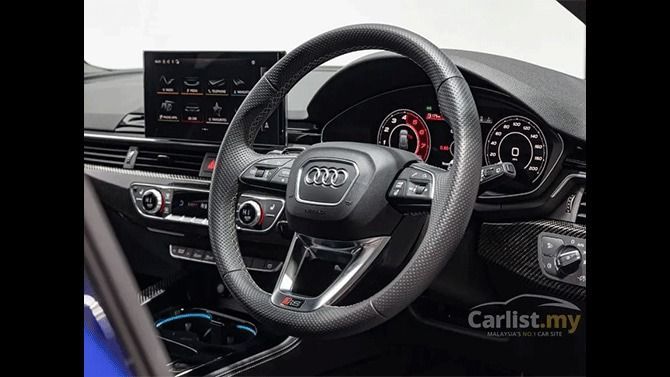 Audi RS4 Interior
