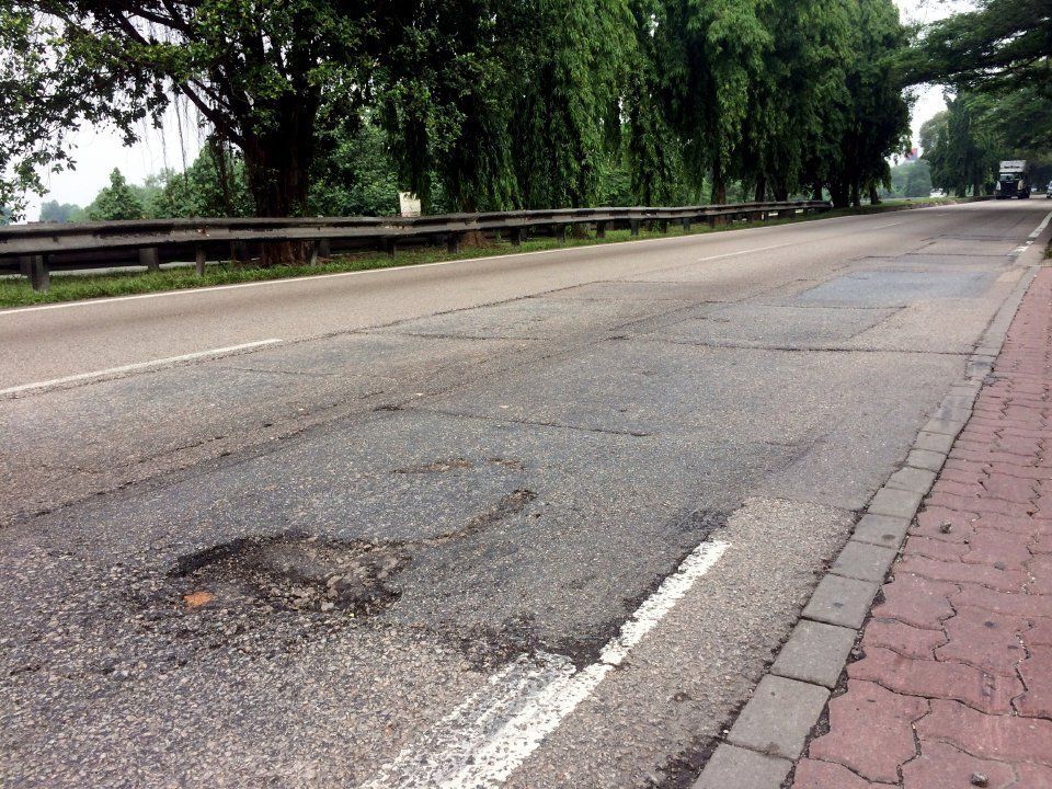 Permukaan jalan tak rata, SUV tahan lasak, Perodua Ativa 2021