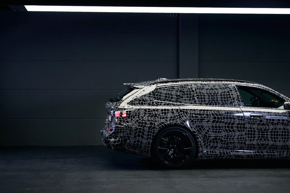 2024 BMW M5 Touring half view