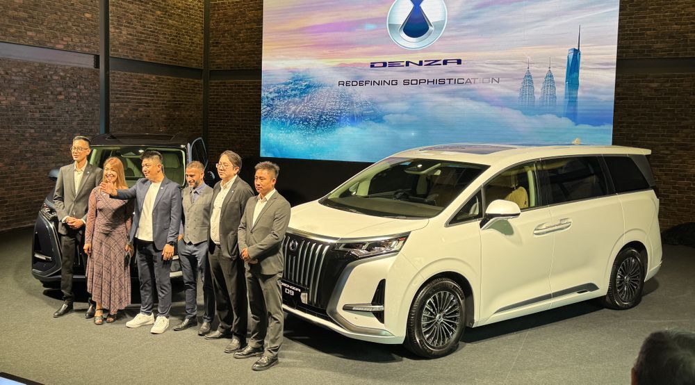 2025 Denza D9 previewed - 2 variants of ultra-luxe fully electric MPV ...