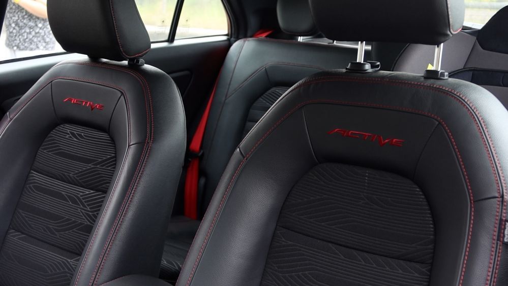 proton iriz active 2022,interior