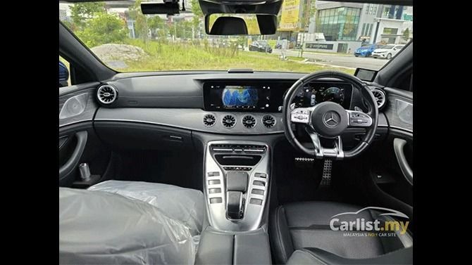 Mercedes-Benz AMG GT43 Interior