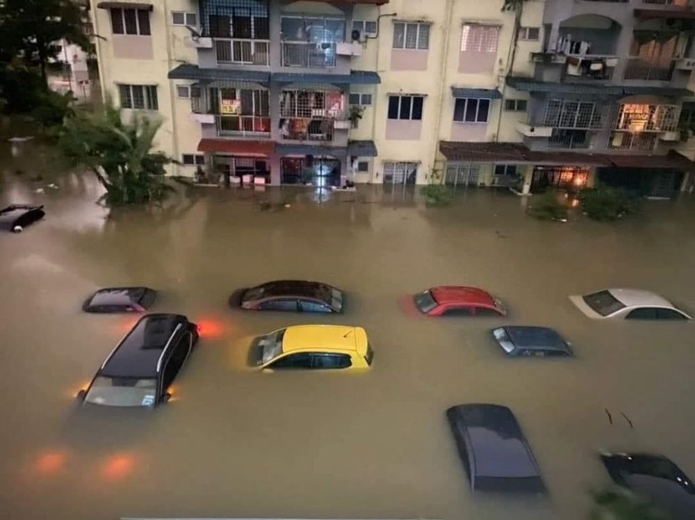 banjir,kereta,lori tunda,curi,pecah masuk,ditunda