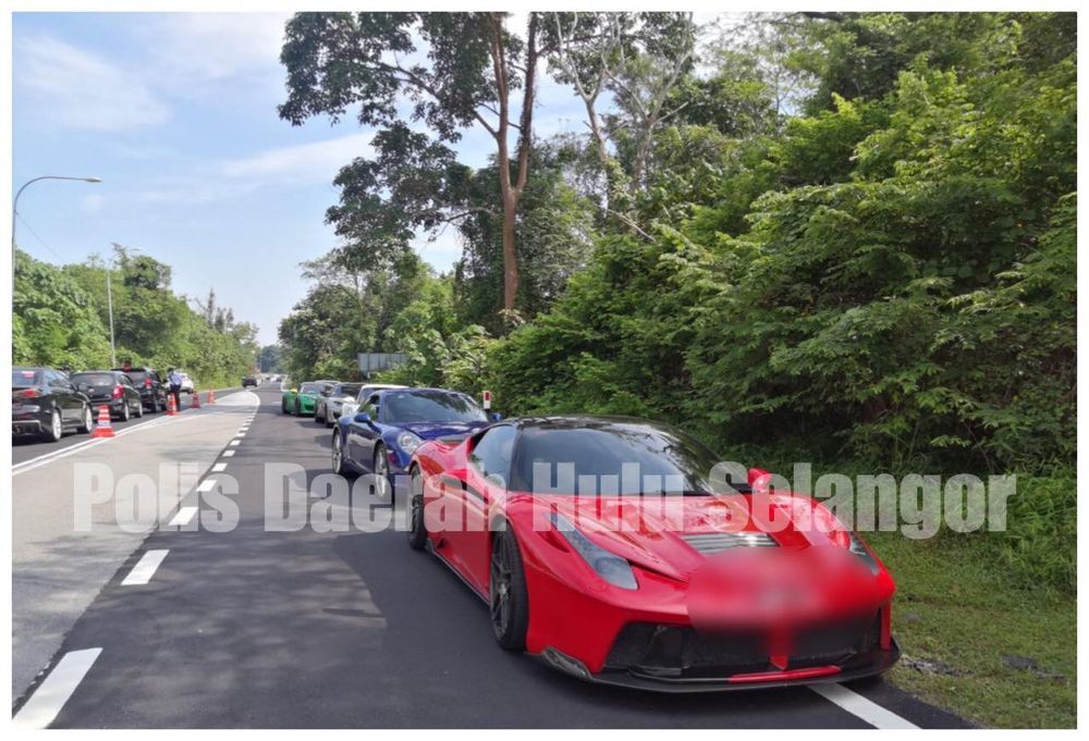 Ferrari 458,malaysia,sekatan jalan raya,sjr,rentas negeri,rentas daerah