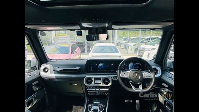 Mercedes-Benz G350 Interior