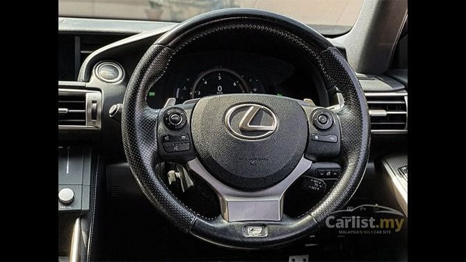 Lexus IS200t Interior