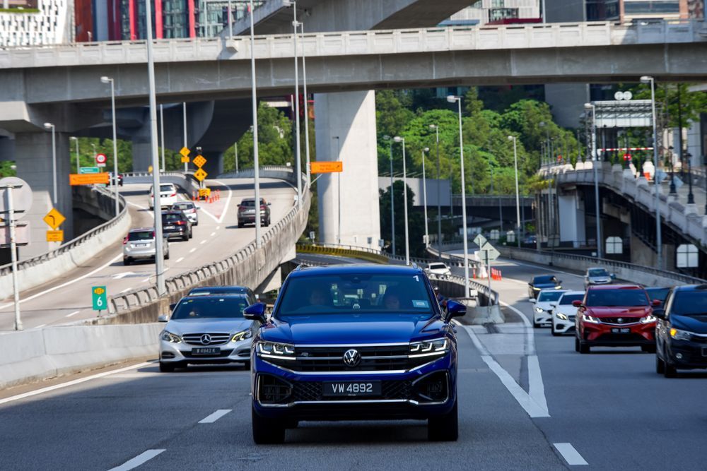 2024 volkswagen touareg r-line review driving impressions malaysia carlist