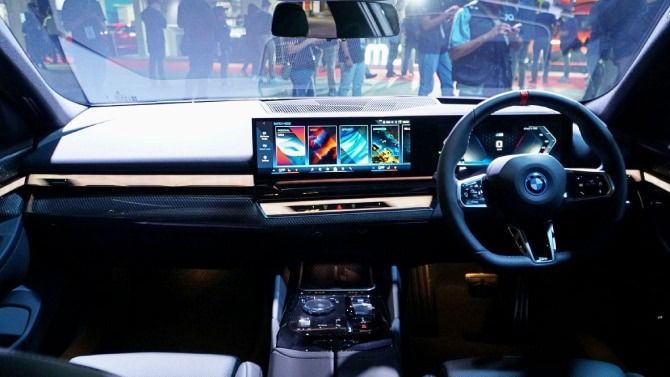 BMW i5 M60 xDrive Interior