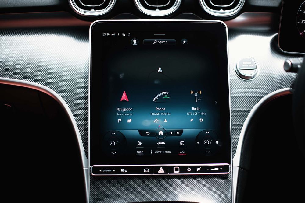 2022 W206 C200 Avantgarde 11.9-inch touchscreen