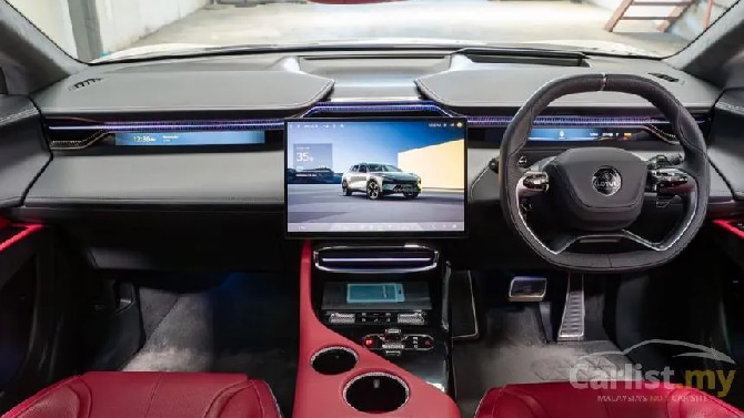 Lotus Eletre Interior