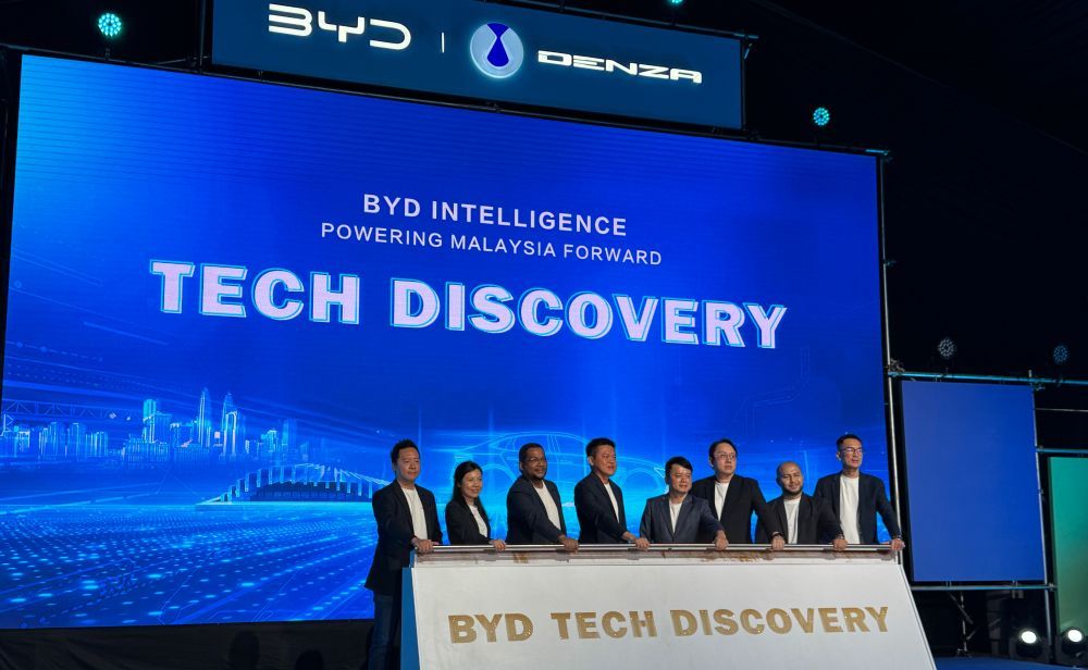 BYD shows off 436PS/650Nm dual-motor Shark 6 hybrid pickup at Tech ...