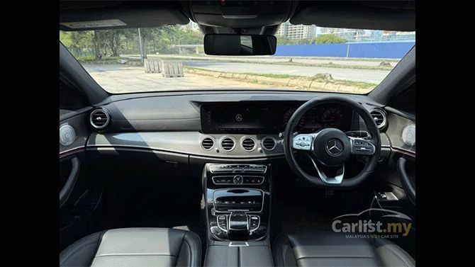 Mercedes-Benz E350 Interior
