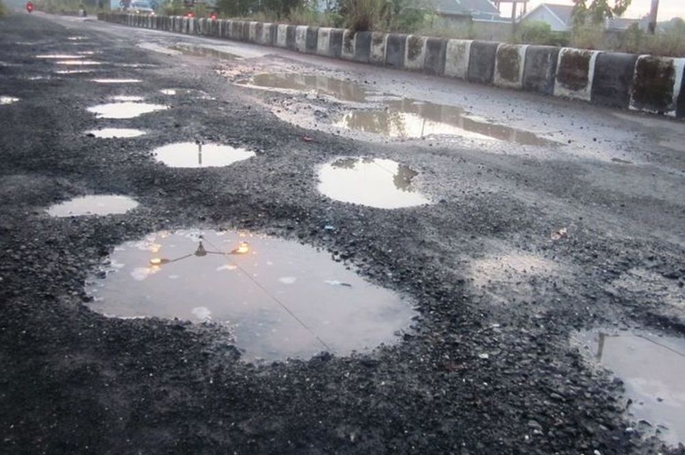 jalan berlubang,kemalangan,JKR