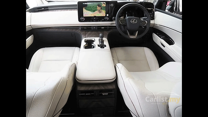 Lexus LM500h Interior
