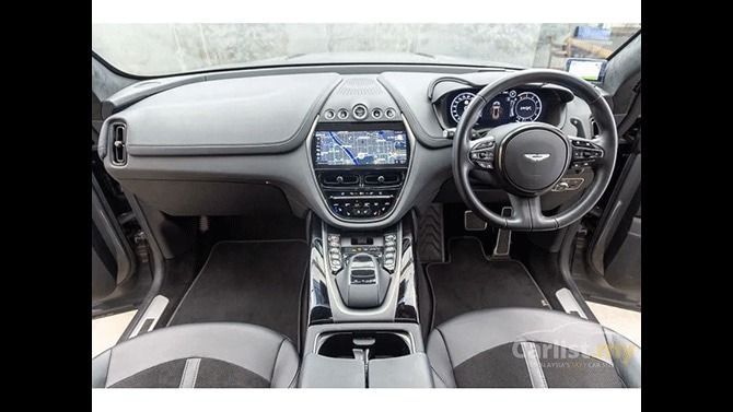 Aston Martin DBX 707 Interior