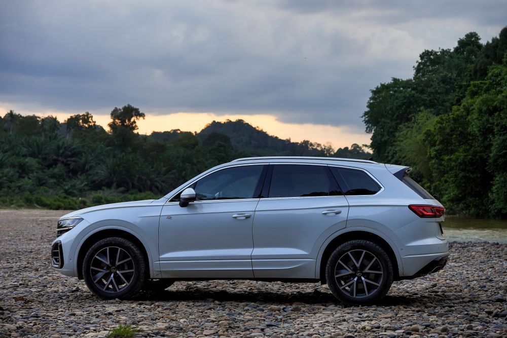 2024 volkswagen touareg r-line review driving impressions malaysia carlist