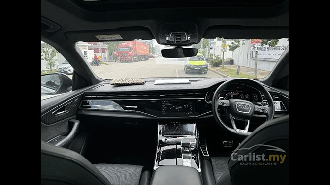 Audi RS Q8 Interior