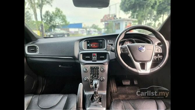 Volvo V40 Facelift Interior