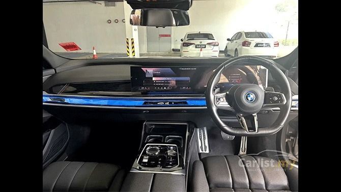 BMW 750e Interior