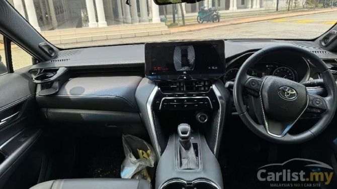 Toyota Harrier 2.0 Z Interior