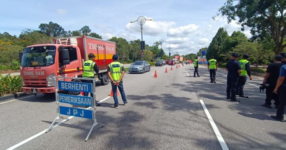 potong barisan dari arah kiri,jpj